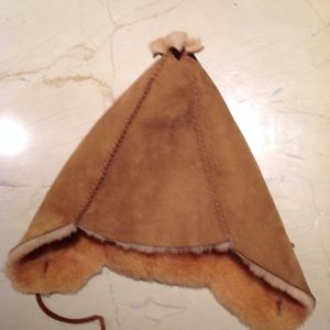 Shearling winter brown hat